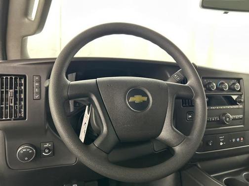2025 Chevrolet Express 3500 RWD 3500 Regular Wheelbase WT