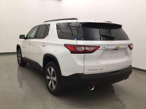 Iridescent Pearl Tricoat 2020 Chevrolet Traverse LT Leather