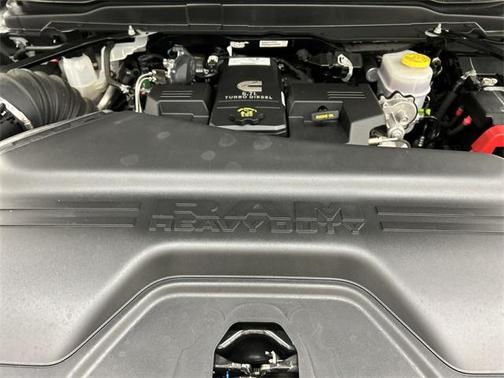 2024 RAM 2500 Laramie Crew Cab 4x4 6'4' Box