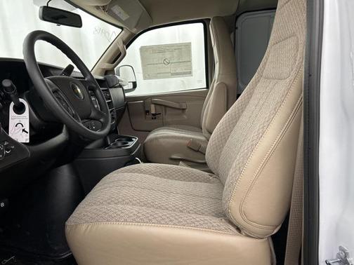 2025 Chevrolet Express 2500 RWD 2500 Regular Wheelbase WT