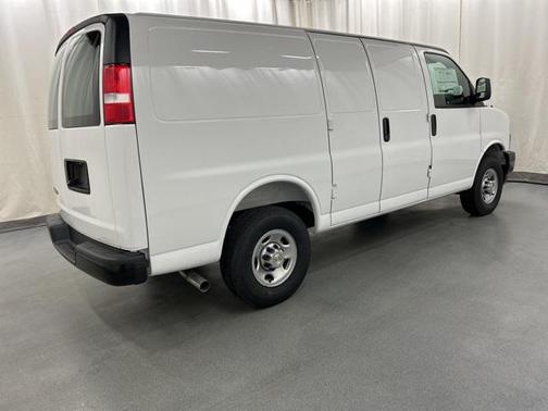 2025 Chevrolet Express 2500 RWD 2500 Regular Wheelbase WT