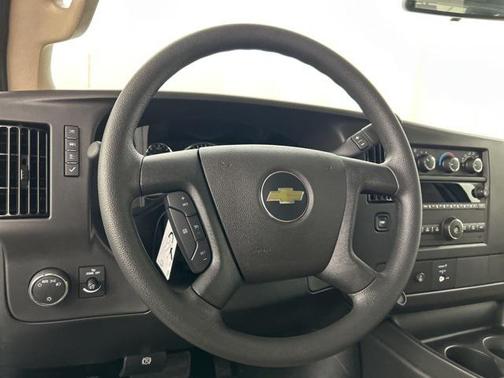 2025 Chevrolet Express 2500 RWD 2500 Regular Wheelbase WT