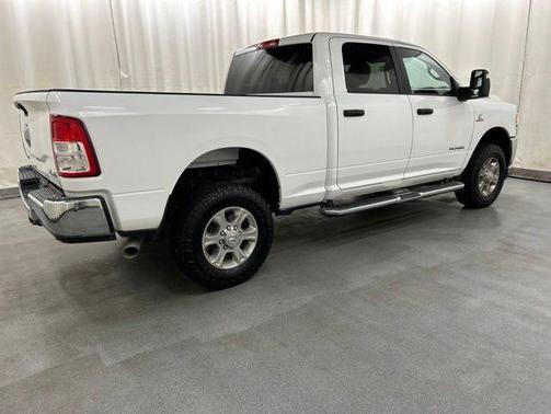 Bright White Clearcoat 2024 RAM 2500 Big Horn Crew Cab 4x4 6'4' Box