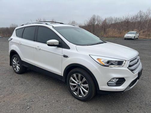 White Platinum Clearcoat Metallic 2018 Ford Escape Titanium