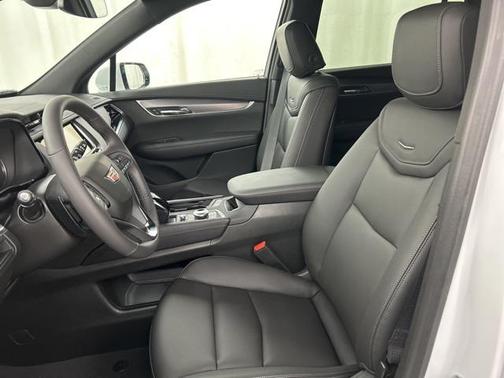 2025 Cadillac XT6 Luxury AWD