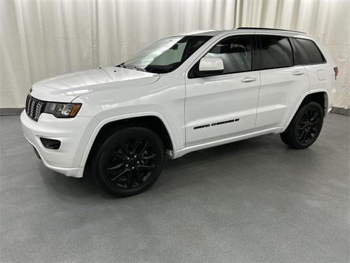 2022 Jeep Grand Cherokee Laredo