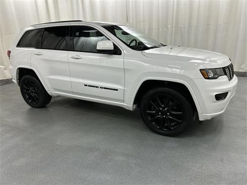 2022 Jeep Grand Cherokee Laredo