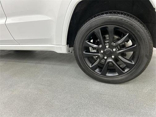 2022 Jeep Grand Cherokee Laredo