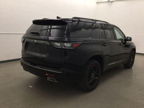 Mosaic Black Metallic 2020 Chevrolet Traverse Premier