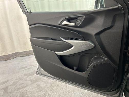Sterling Gray Metallic 2026 Chevrolet Trax LS