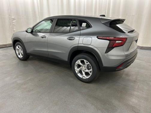 Sterling Gray Metallic 2026 Chevrolet Trax LS