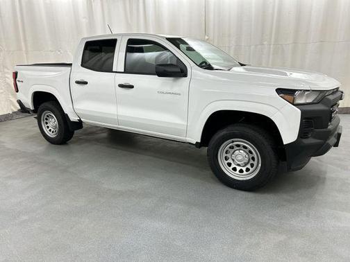 Summit White 2026 Chevrolet Colorado WT