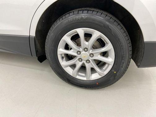 Silver Ice Metallic 2021 Chevrolet Equinox 1LT