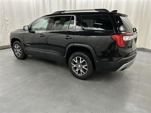 2022 GMC Acadia AWD SLT