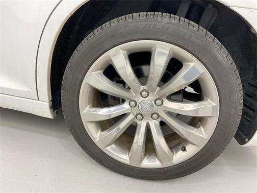 Photo 5 of 29 of 2018 Chrysler 300 Touring