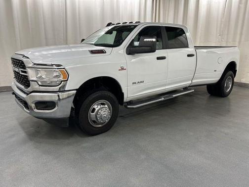 2024 RAM 3500 Big Horn Crew Cab 4x4 8' Box
