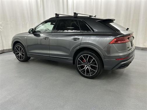 2022 Audi Q8 55 Premium Plus