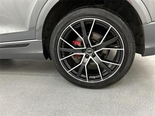 2022 Audi Q8 55 Premium Plus