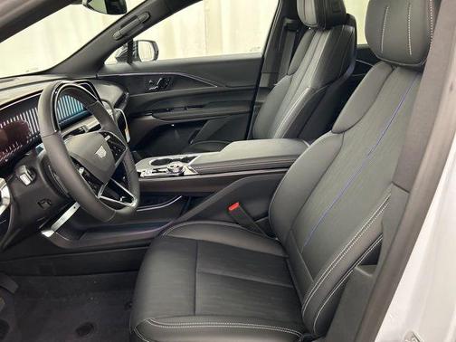 Vibrant White Tricoat 2026 Cadillac LYRIQ Luxury