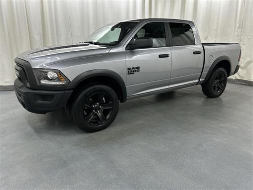 2024 RAM 1500 Classic Warlock Crew Cab 4x4 5'7' Box