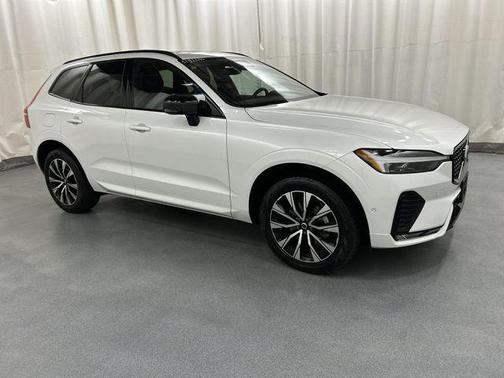 2024 Volvo XC60 B5 Plus Dark Theme