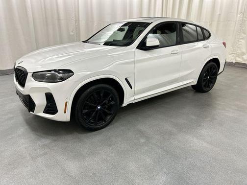 2025 BMW X4 xDrive30i