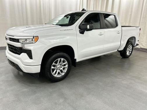 Summit White 2026 Chevrolet Silverado 1500 RST