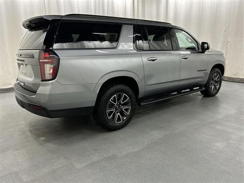 2023 Chevrolet Suburban 4WD Z71