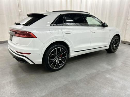 Glacier White 2023 Audi Q8 55 Prestige