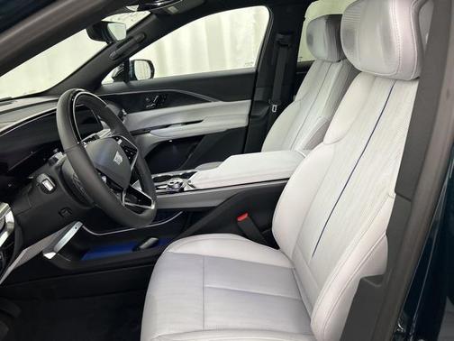 2025 Cadillac LYRIQ Luxury w/1SD