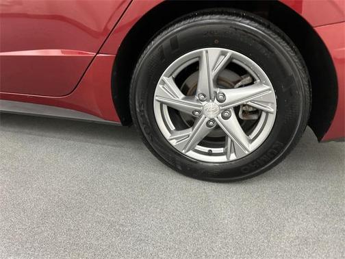 2023 Hyundai SONATA SE
