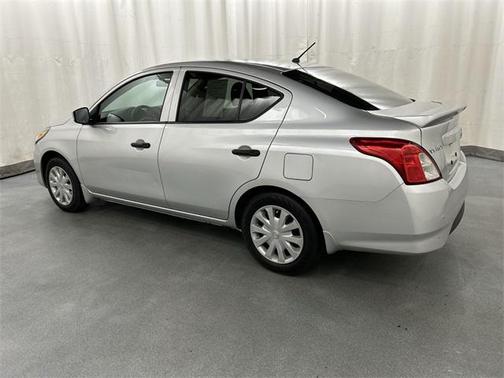 2019 Nissan Versa 1.6 S+