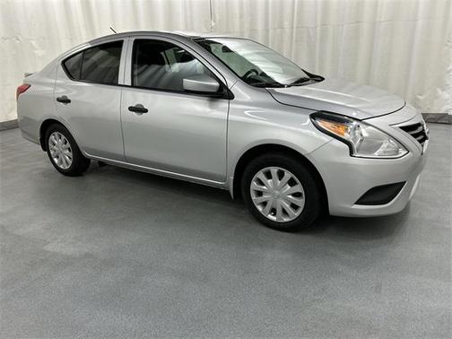 2019 Nissan Versa 1.6 S+