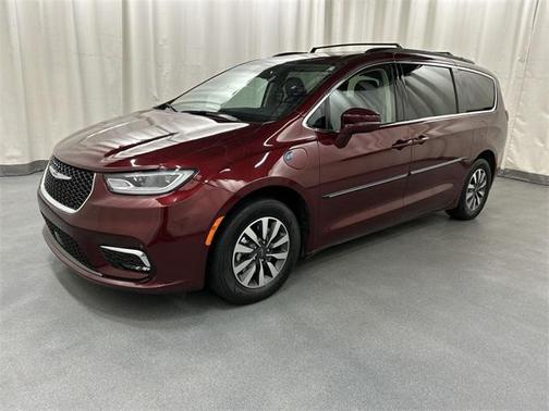 2022 Chrysler Pacifica Hybrid Touring L