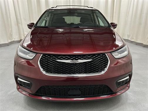 2022 Chrysler Pacifica Hybrid Touring L