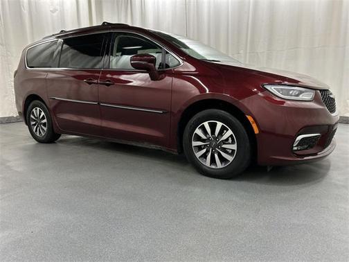 2022 Chrysler Pacifica Hybrid Touring L