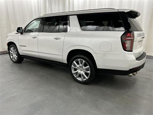 2022 Chevrolet Suburban 4WD High Country