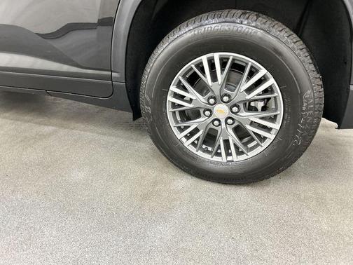 Mosaic Black Metallic 2026 Chevrolet Traverse LT