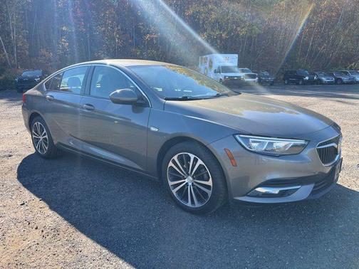 2018 Buick Regal Sportback Essence