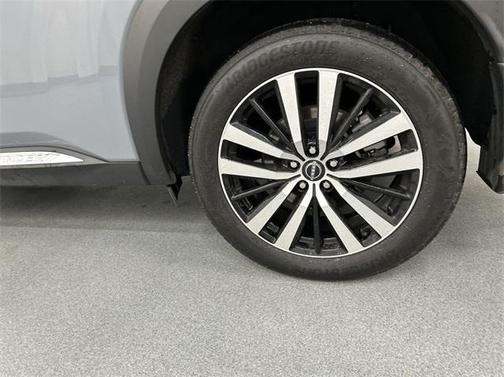 2023 Nissan Pathfinder Platinum 4WD