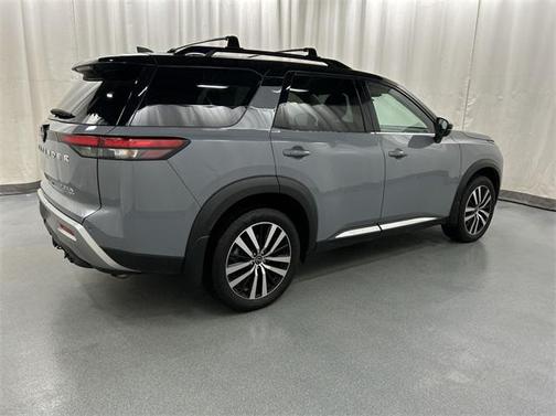 2023 Nissan Pathfinder Platinum 4WD
