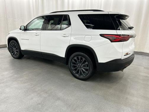 Summit White 2023 Chevrolet Traverse RS