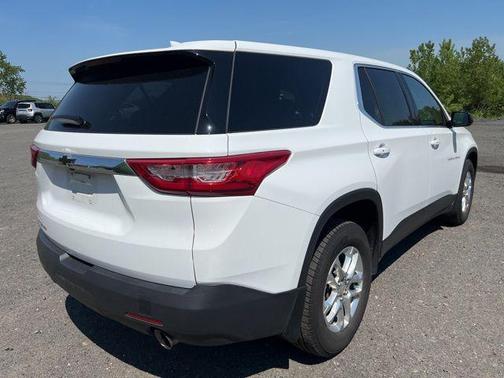 Summit White 2019 Chevrolet Traverse LS