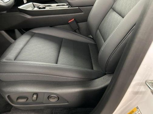 Summit White 2026 Chevrolet Equinox 1LT