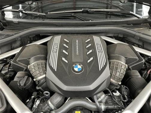 2022 BMW X5 M50i