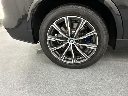 2022 BMW X5 M50i