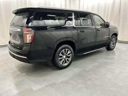 2023 Chevrolet Suburban LT