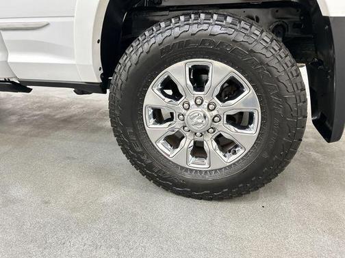 Bright White Clearcoat 2022 RAM 2500 Limited Crew Cab 4x4 6'4' Box
