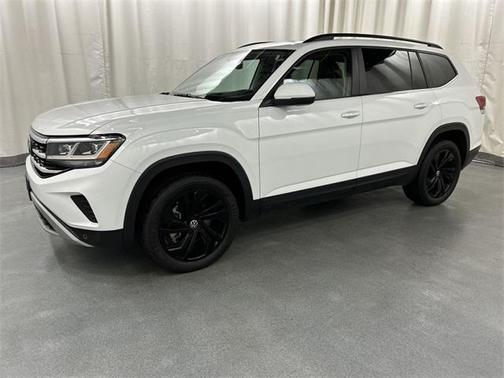 2022 Volkswagen Atlas 3.6L SE w/Technology