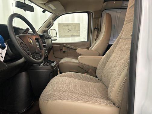 Summit White 2026 Chevrolet Express 2500 Work Van